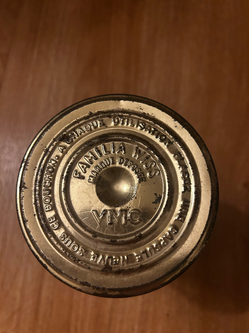 La Ferme Anglaise vintage Familia Wiss glass jar lid with gold-tone metal finish and embossed French lettering