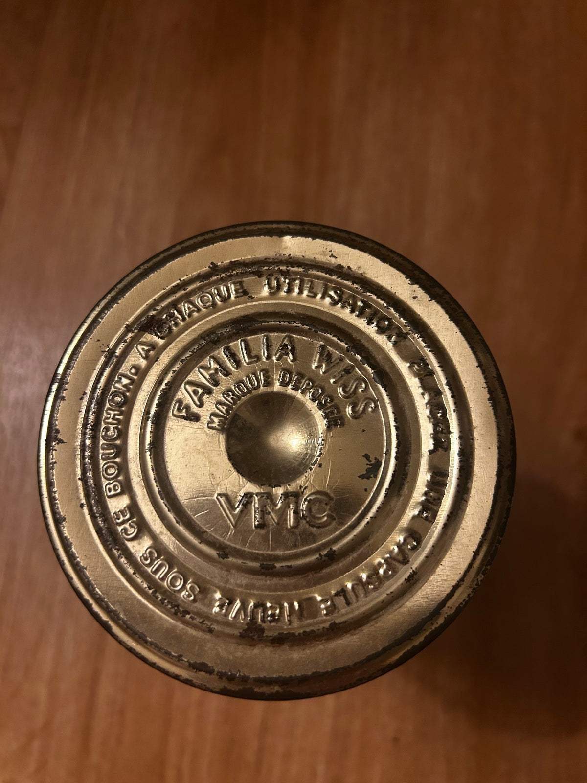 La Ferme Anglaise vintage Familia Wiss glass jar lid with gold-tone metal finish and embossed French lettering